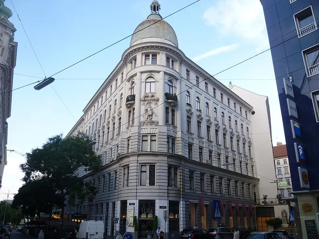 Urban Flats Vienna City Center Apartment