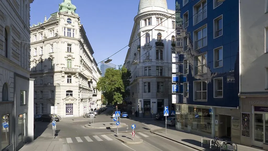 Urban Flats Vienna City Center Apartment